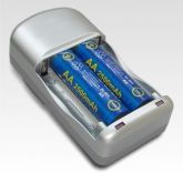 CARREGADOR DE PILHAS PORTÁTIL - BI VOLT - P/4 PILHAS